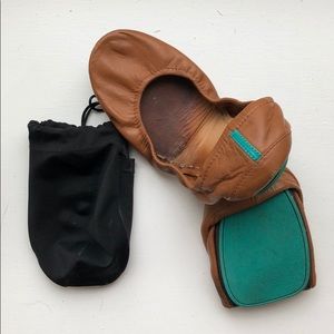 Brown leather Tieks with carrying bag